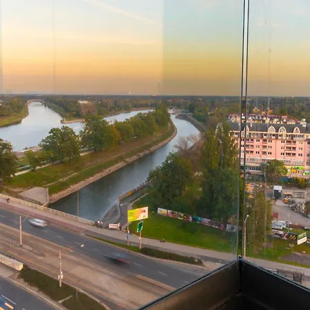 12th Floor With The River View Breslavia